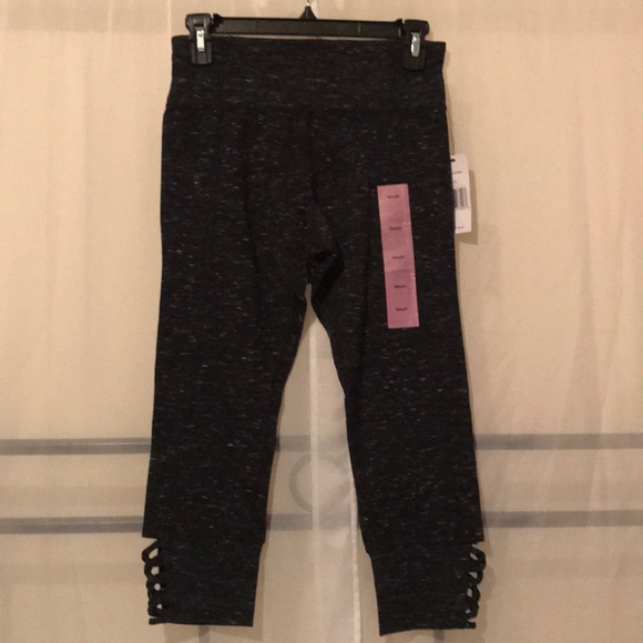 Yoga|Workout Capris - Picture 3 of 5